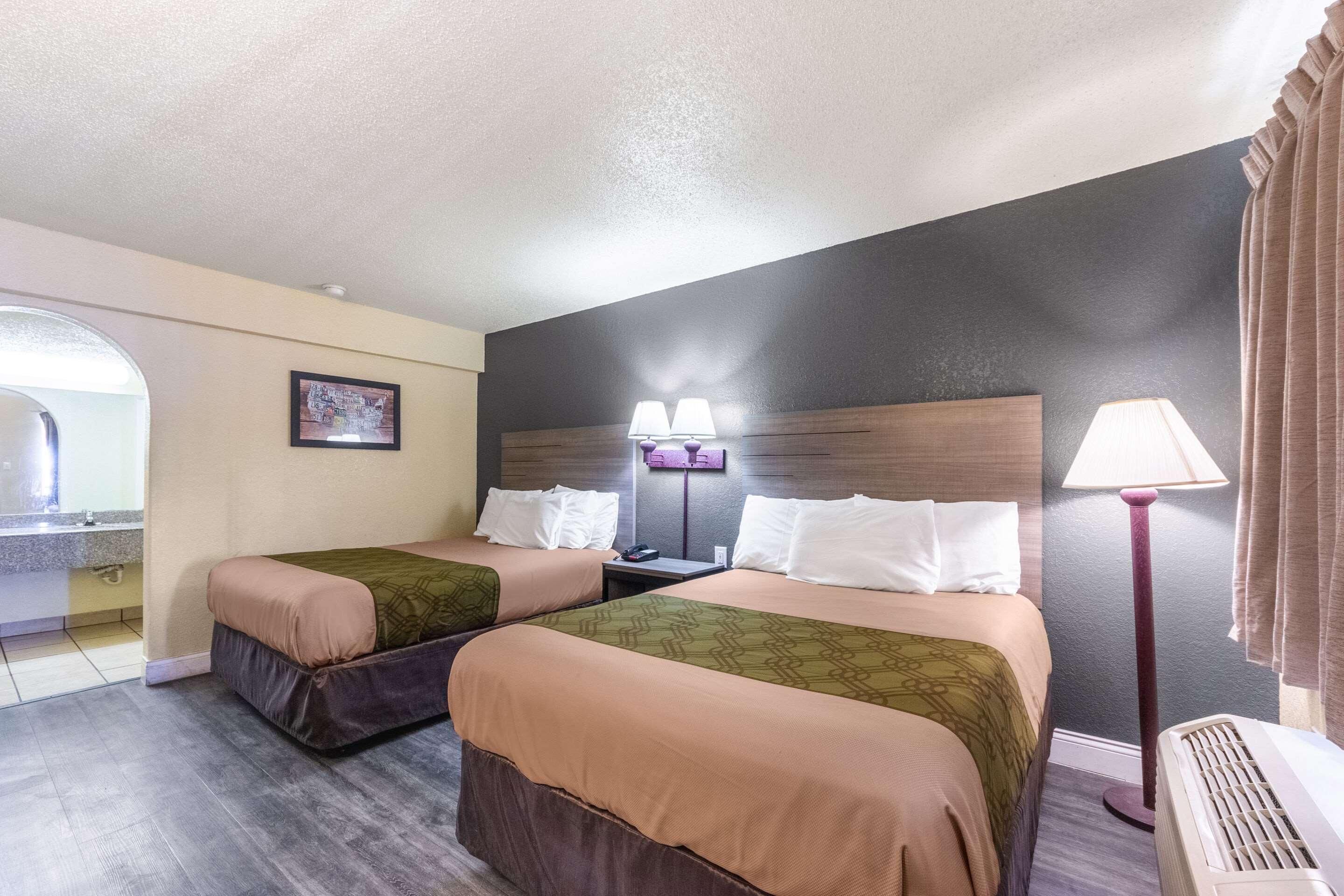 Econo Lodge San Marcos University Area Exteriör bild